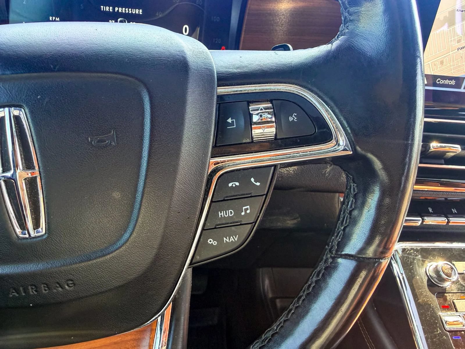 Used 2019 Lincoln Navigator L Reserve w/ Cargo Package AWD/4WD image 31