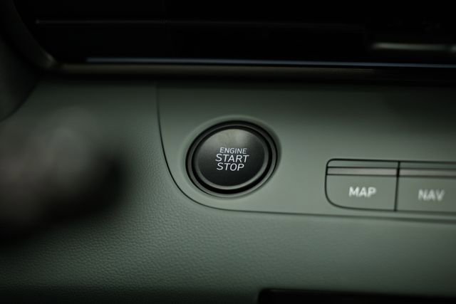 New 2025 Hyundai Elantra Limited image 15