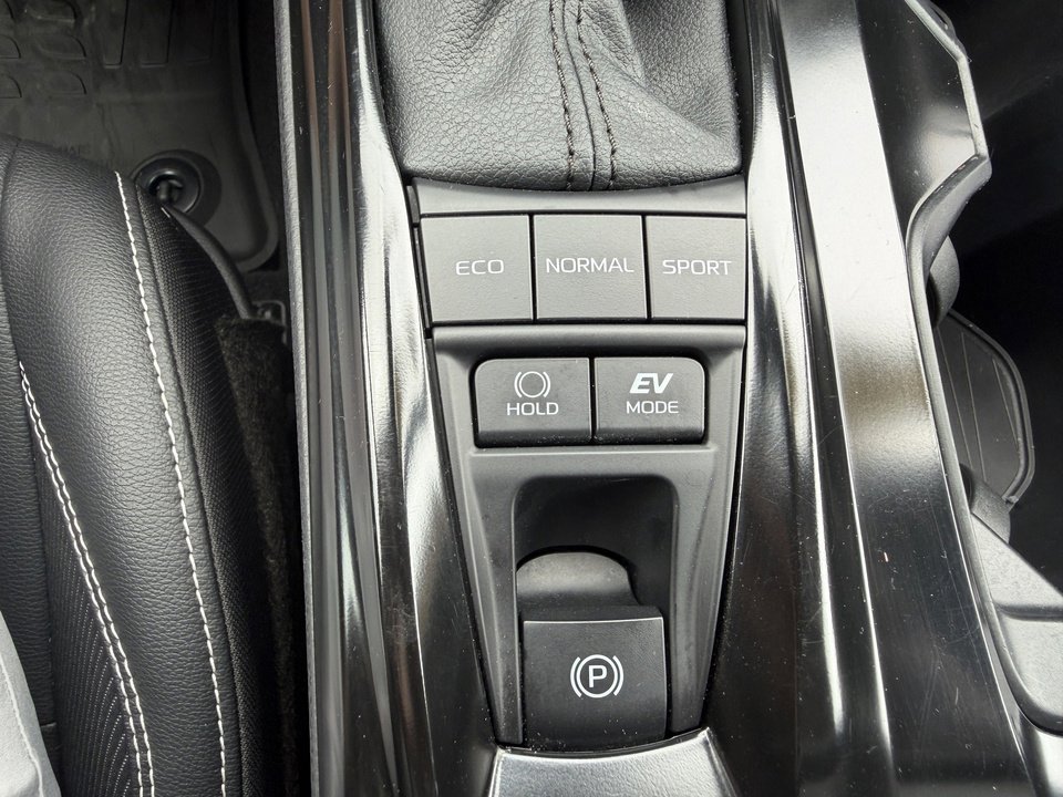 Used 2025 Toyota Camry SE AWD/4WD image 26