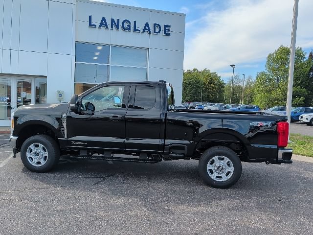 New 2026 Ford F250 XLT w/ Snow Plow Prep Package AWD/4WD image 4