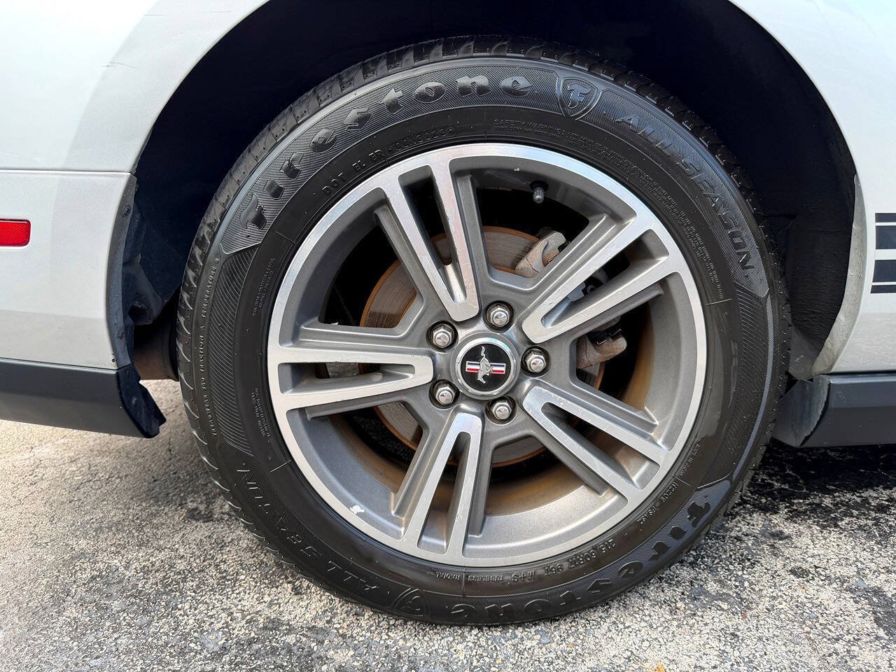 Used 2010 Ford Mustang Convertible RWD image 39