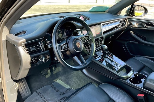 Used 2024 Porsche Macan image 17