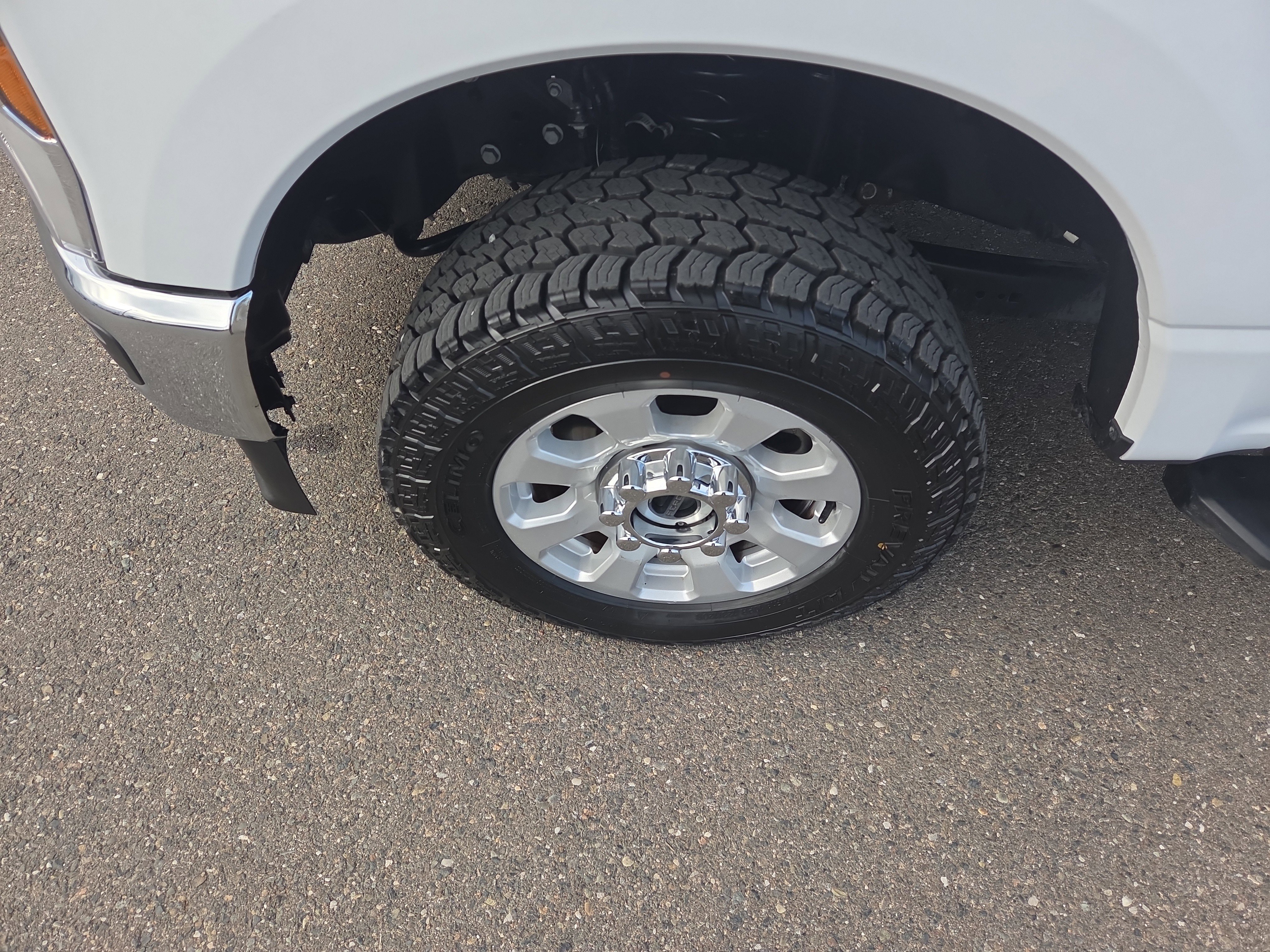 Used 2024 Ford F350 XLT image 9