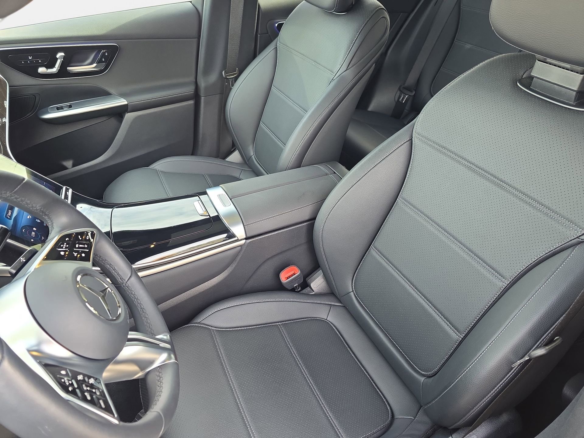 Certified 2025 Mercedes-Benz GLC 300 4MATIC image 15