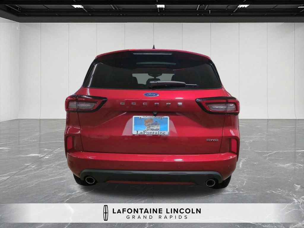 Used 2023 Ford Escape ST-Line w/ Tech Pack #1 AWD/4WD image 4