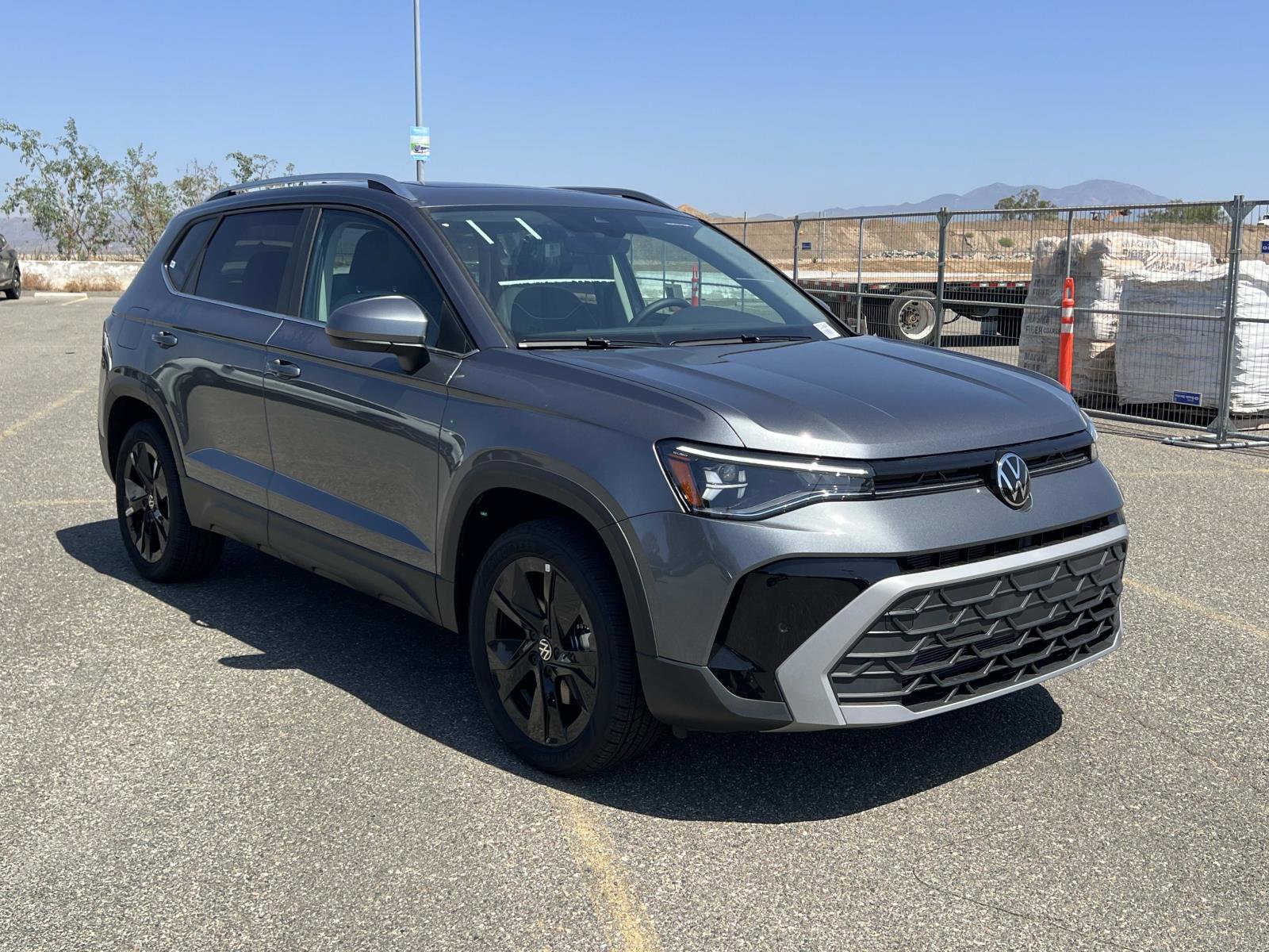 New 2025 Volkswagen Taos SE image 27