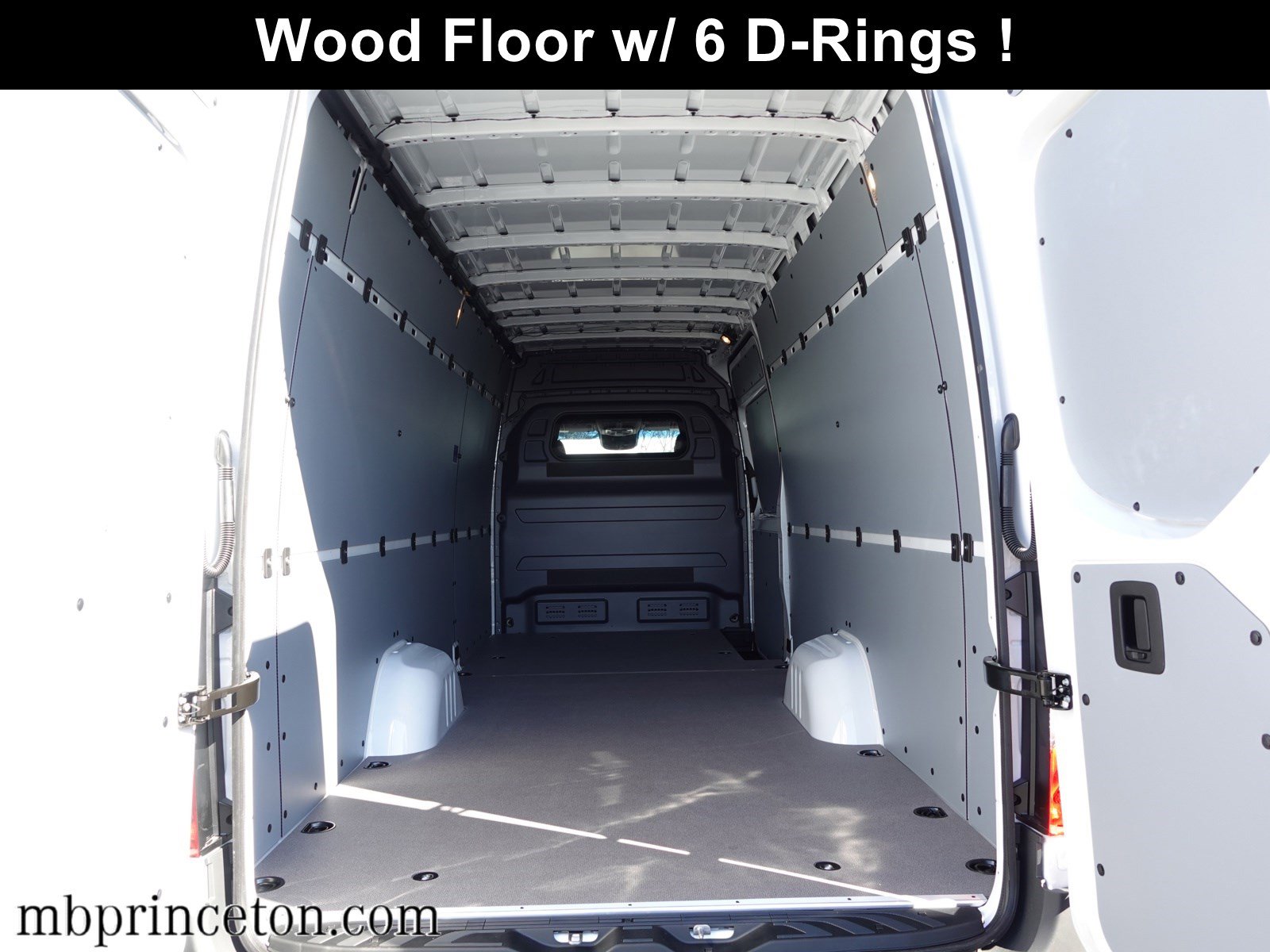 Used 2024 Mercedes-Benz Sprinter 2500 image 10