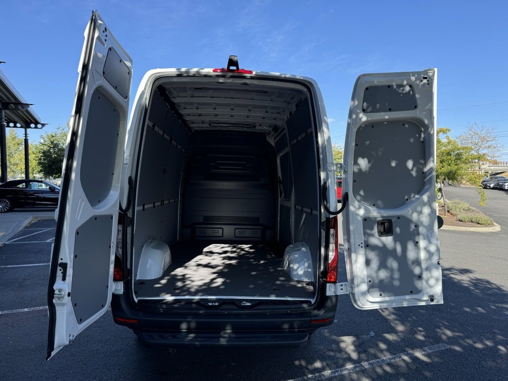 Used 2024 Mercedes-Benz Sprinter 144 Cargo image 10