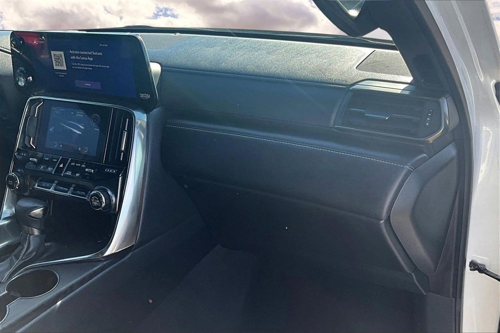 Used 2023 Lexus LX 600 4WD w/ Premium Package image 26