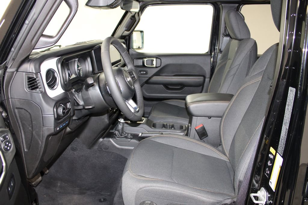 Used 2025 Jeep Wrangler Sahara 4xe image 24