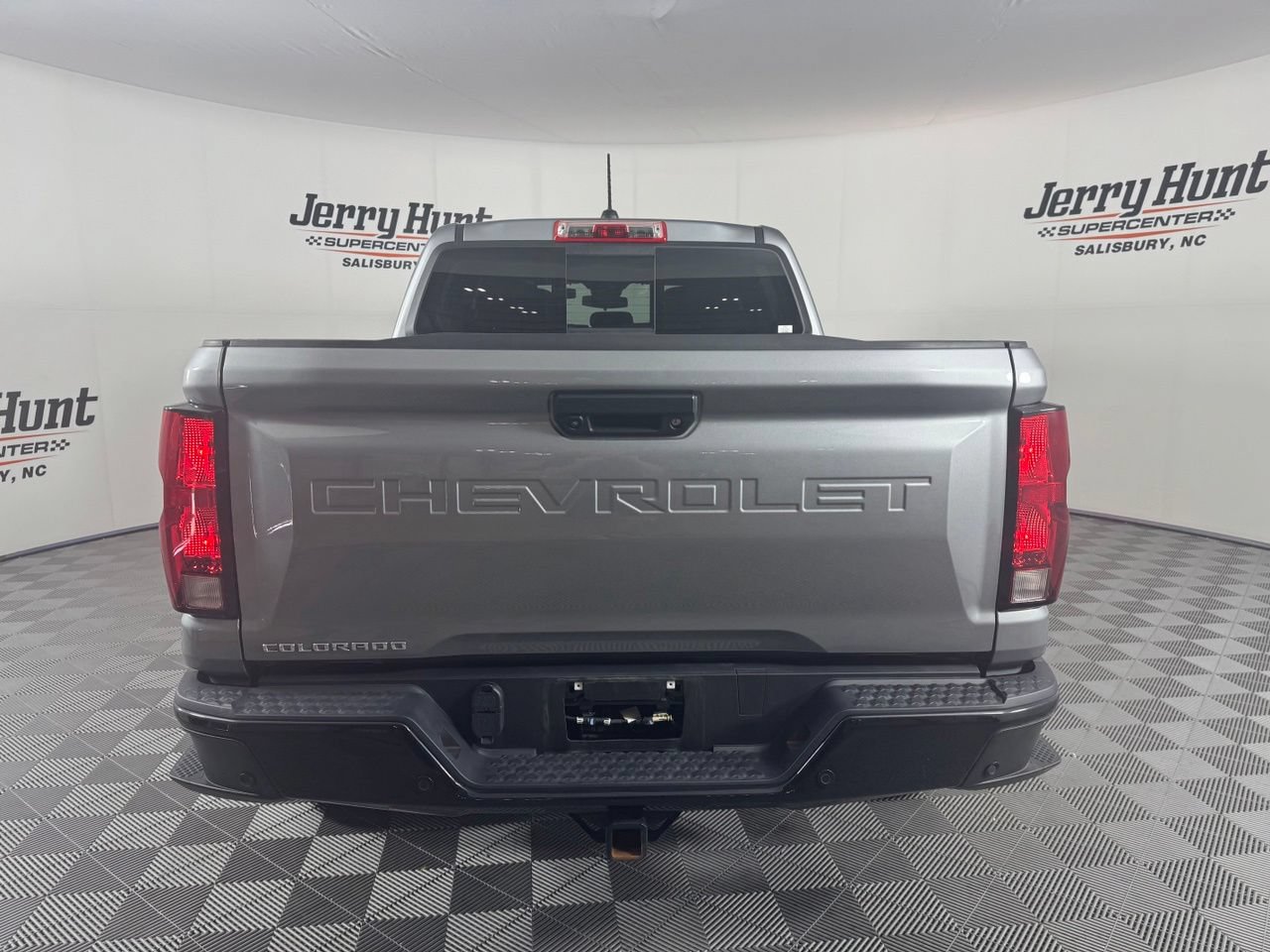 Used 2025 Chevrolet Colorado Trail Boss AWD/4WD image 8