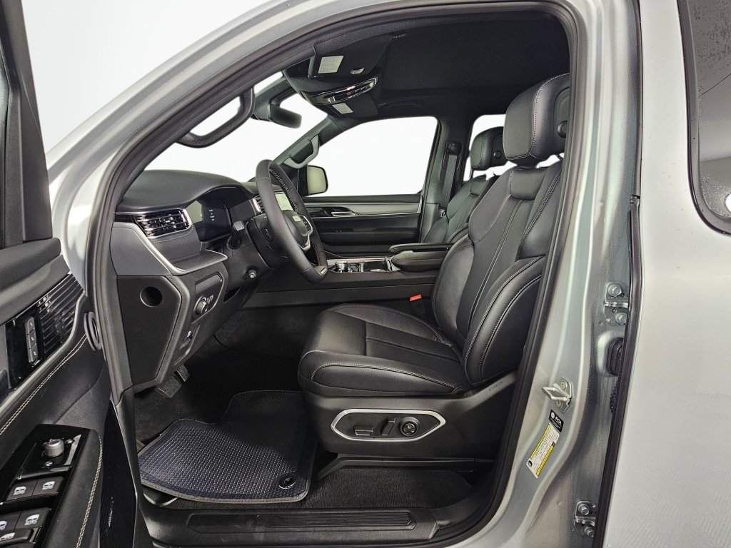 New 2026 Jeep Grand Wagoneer Limited AWD/4WD image 18