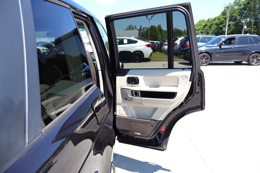 Used 2010 Land Rover Range Rover Supercharged AWD/4WD image 38