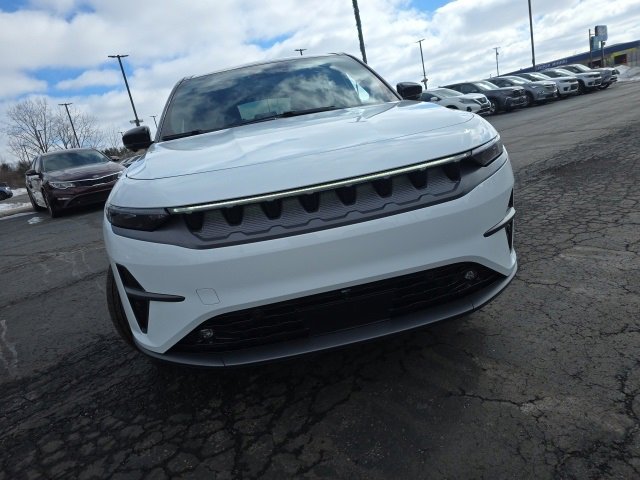 Used 2024 Jeep Wagoneer Launch Edition image 9