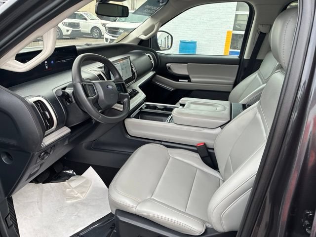 Used 2025 Ford Expedition Active AWD/4WD image 58