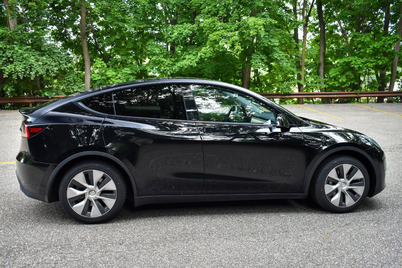Used 2021 Tesla Model Y 2WD image 8