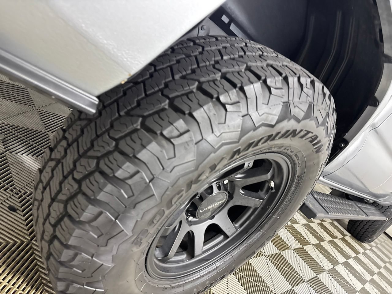 Used 2023 Toyota Tacoma SR w/ SR Convenience Package RWD image 30