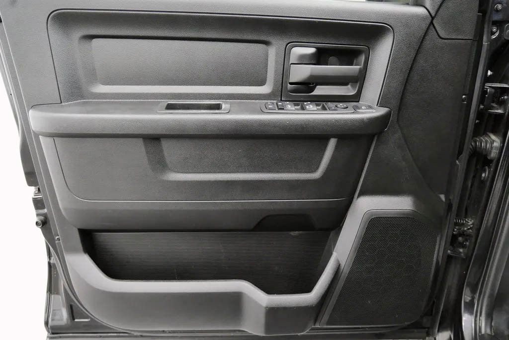 Used 2024 RAM 3500 Tradesman w/ Chrome Appearance Group image 14