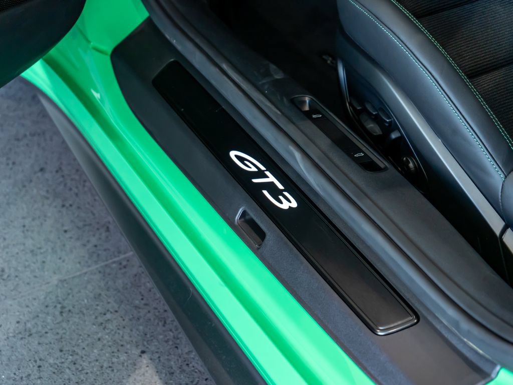 Used 2026 Porsche 911 GT3 RWD image 14