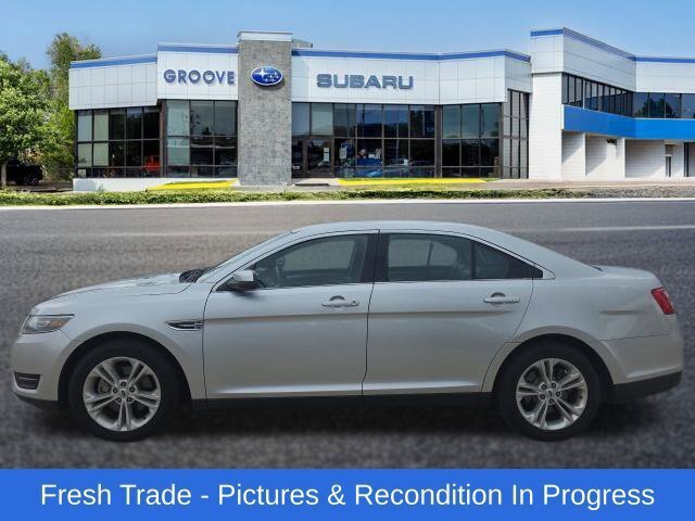 Used 2016 Ford Taurus SEL w/ Equipment Group 201A FWD image 2