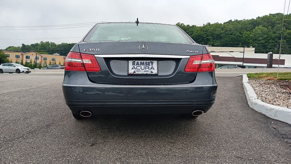 Used 2010 Mercedes-Benz E 350 4MATIC Sedan image 4