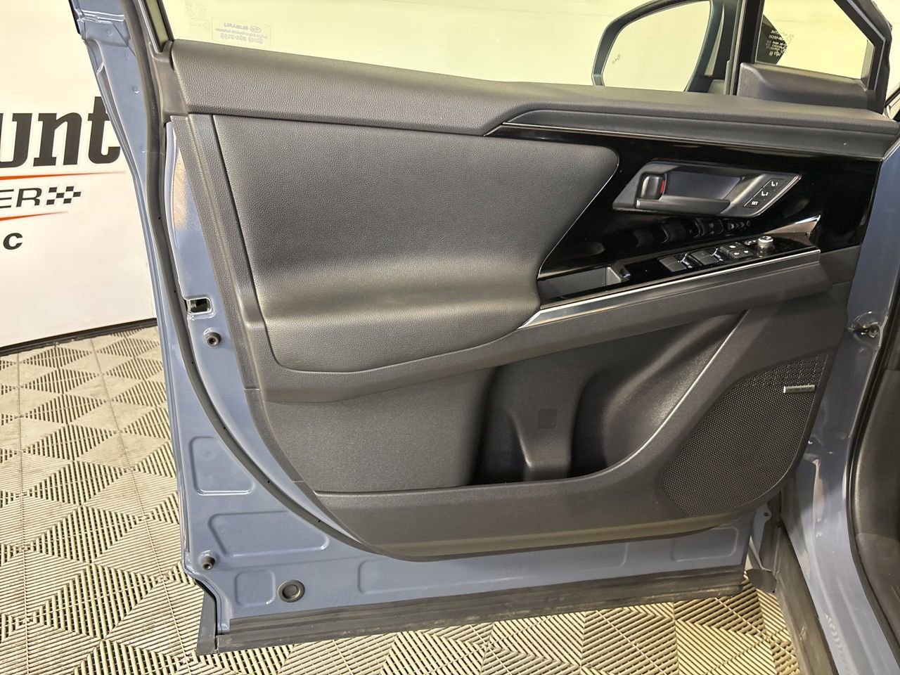 Used 2023 Subaru Solterra AWD image 8