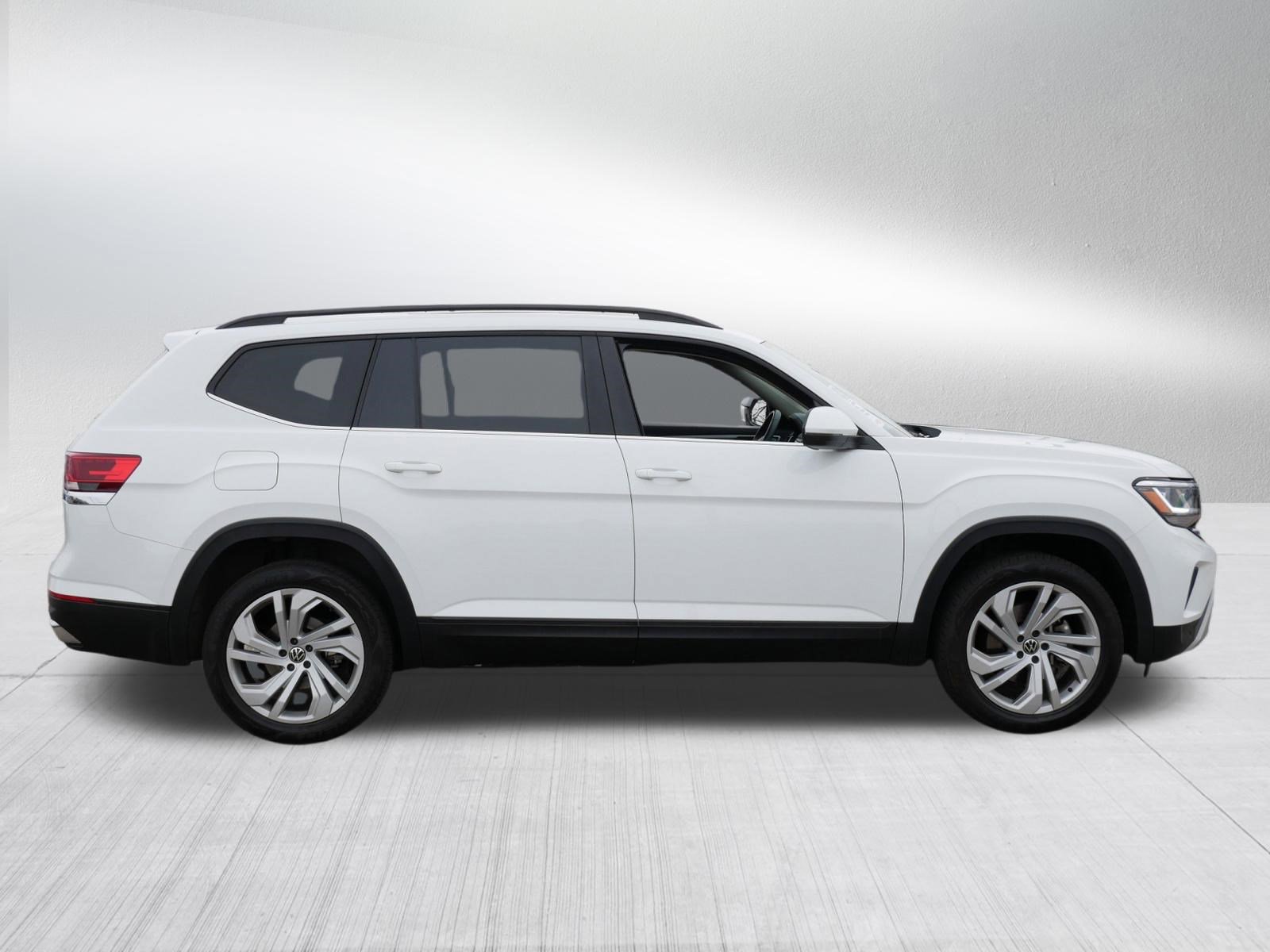 Certified 2023 Volkswagen Atlas SE w/ Panoramic Sunroof Package AWD/4WD image 8