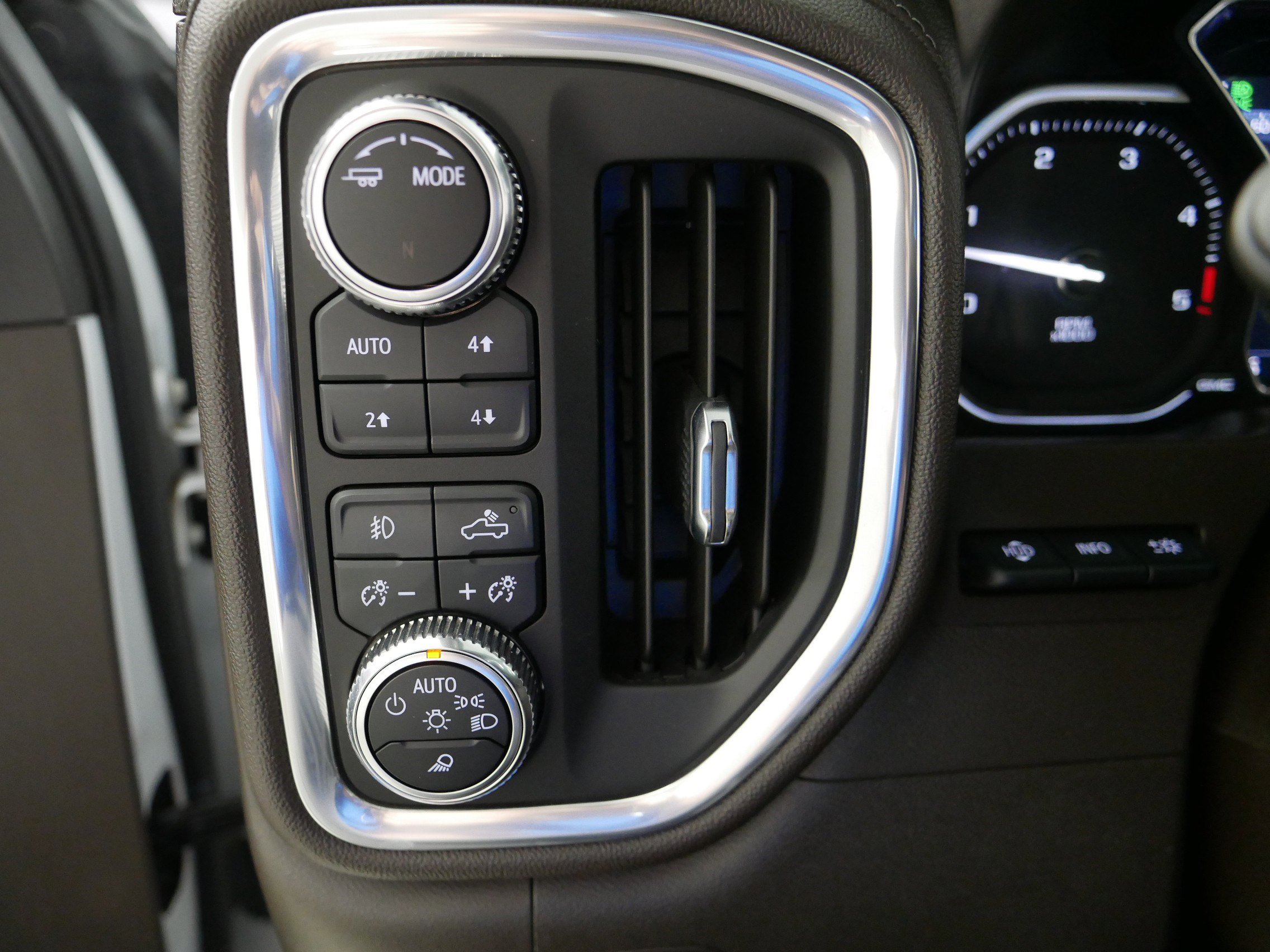 Certified 2022 GMC Sierra 2500 Denali w/ Denali Ultimate Package AWD/4WD image 26