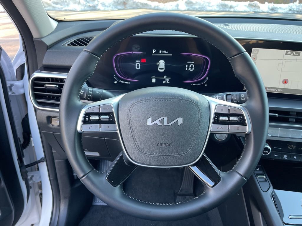 Used 2025 Kia Telluride S image 16