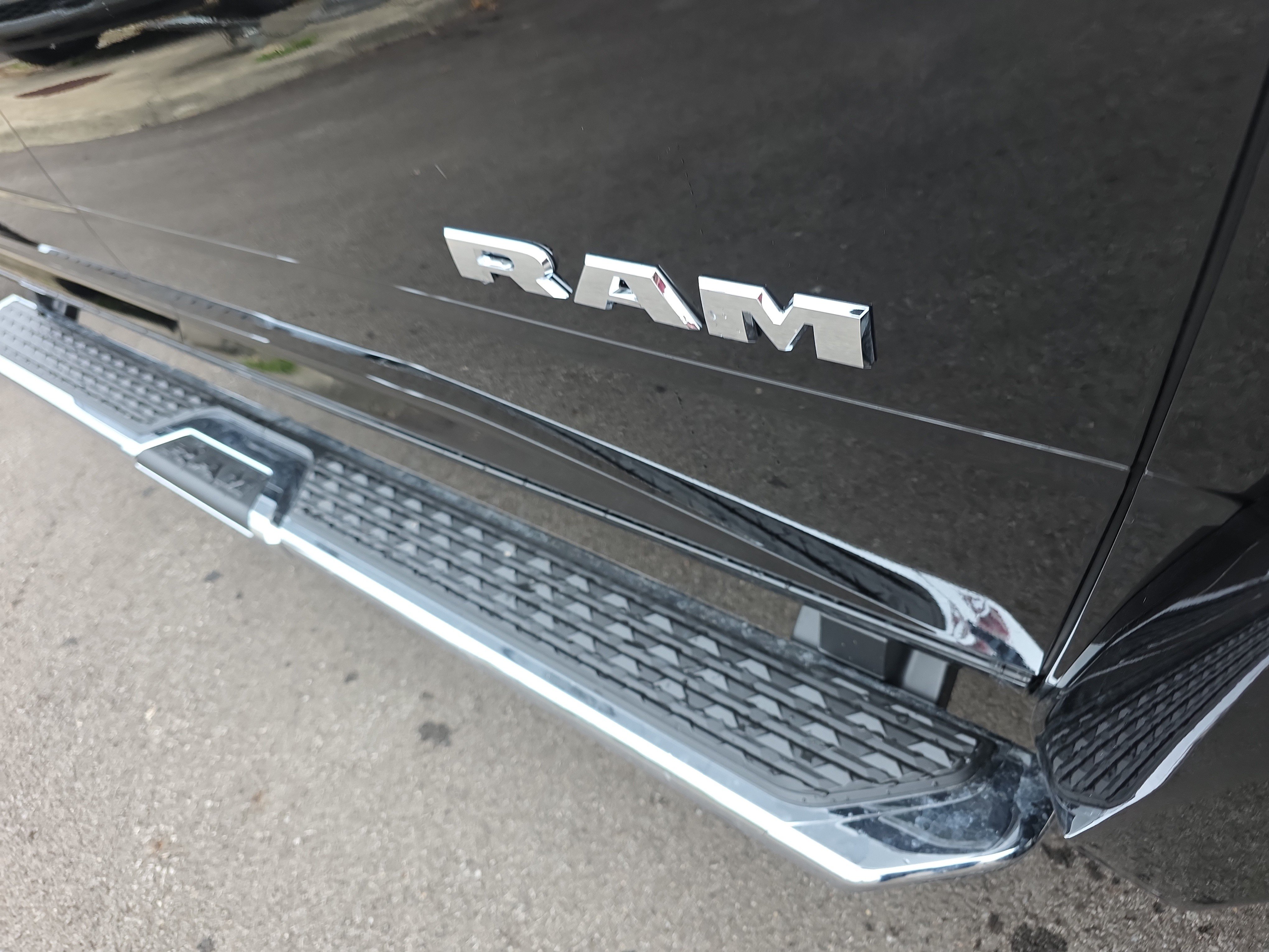 New 2027 RAM 5500 4x4 Crew Cab image 28