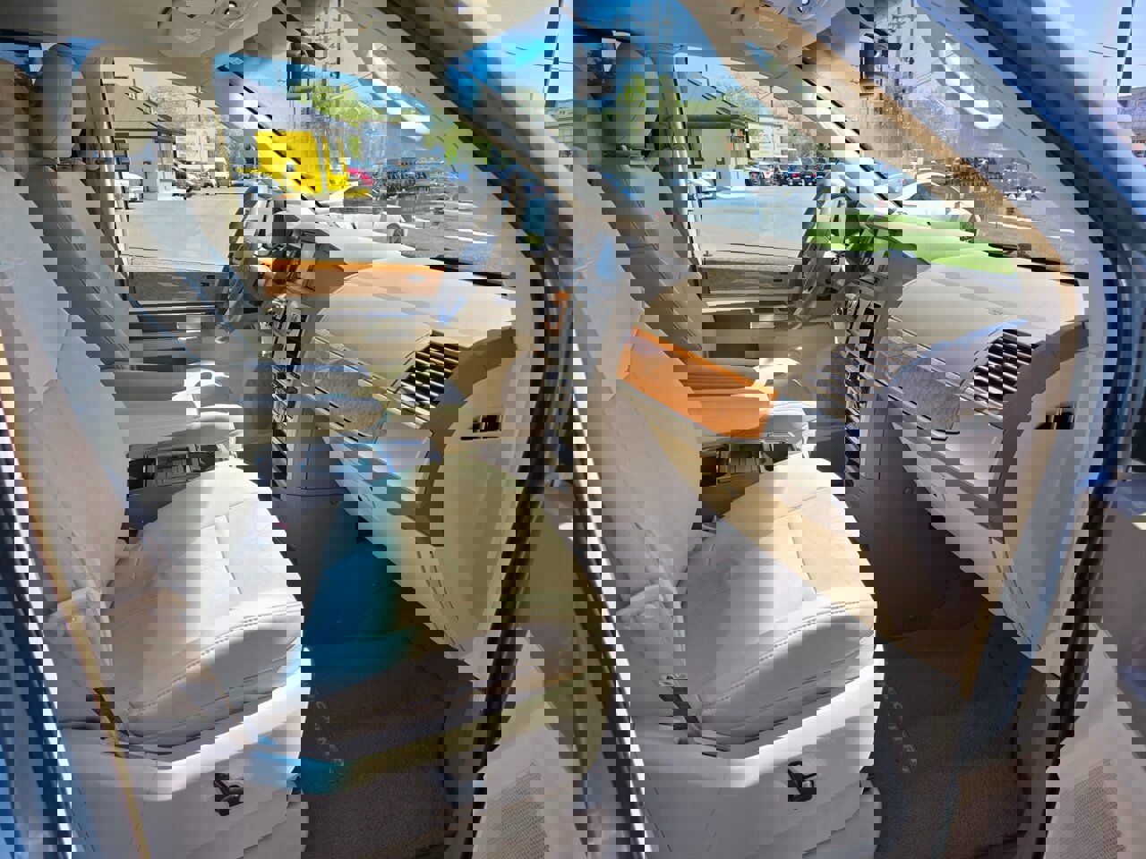 Used 2008 Chrysler Town & Country Limited w/ Trailer Tow Group image 13