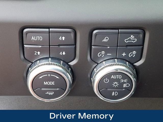 Used 2025 GMC Sierra 2500 AT4 image 11