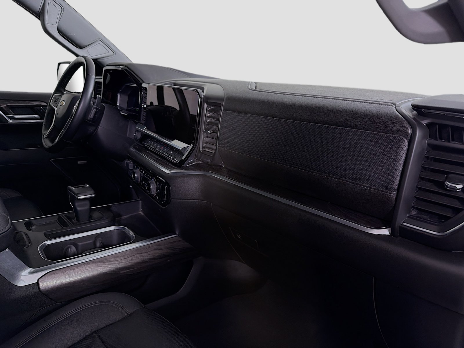 Used 2025 Chevrolet Silverado 1500 LTZ AWD/4WD image 31