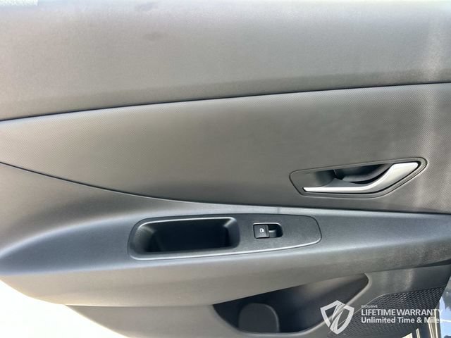 New 2026 Hyundai Elantra SE FWD image 18