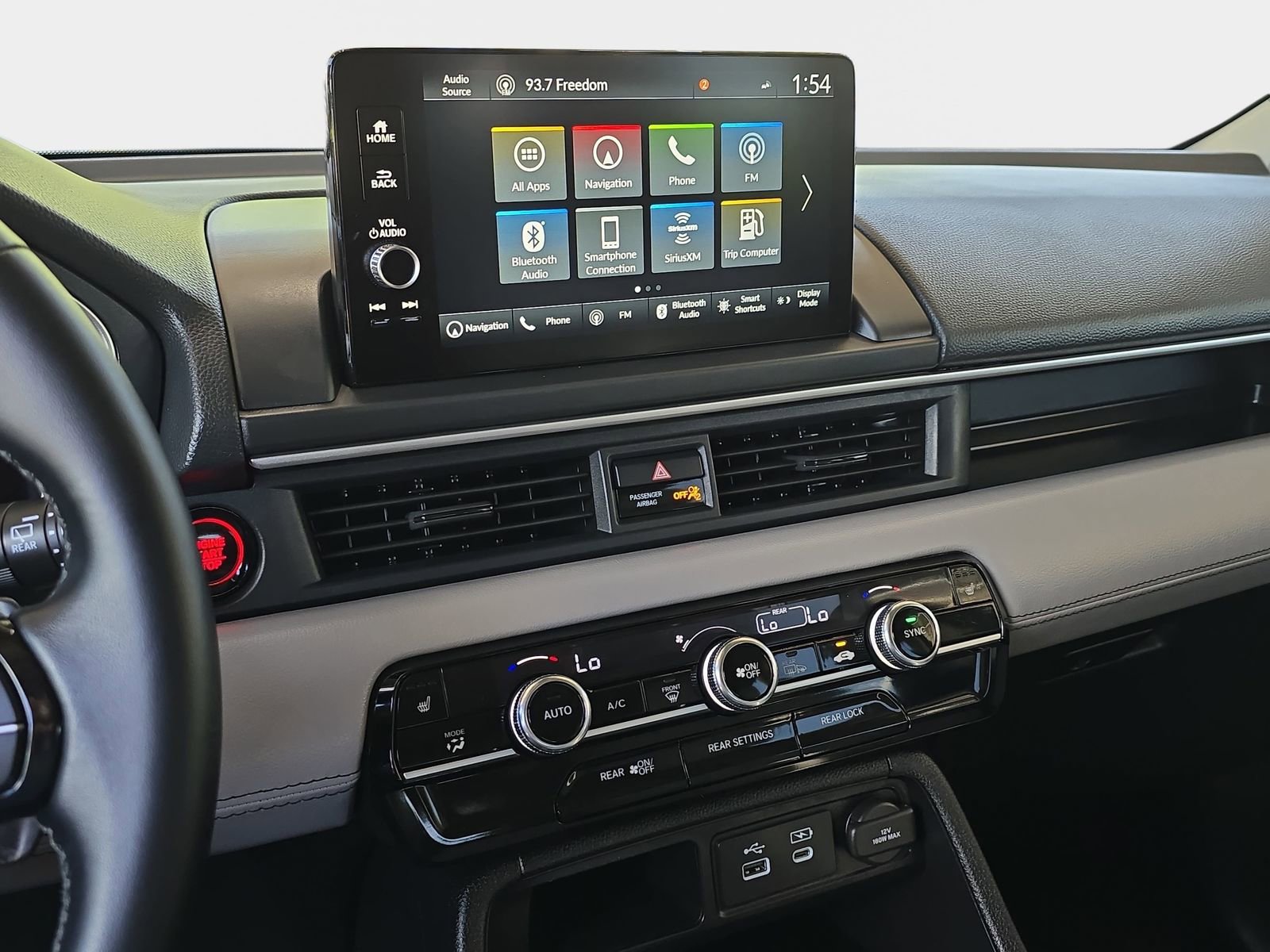 Certified 2025 Honda Pilot Touring image 20