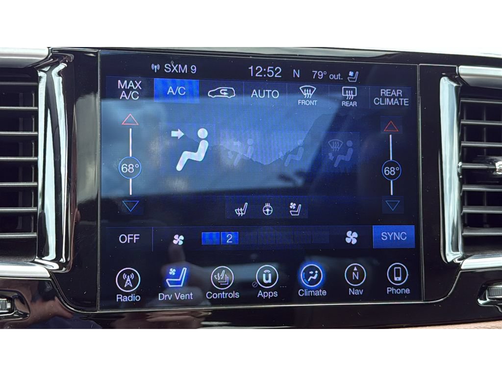 Used 2017 Chrysler Pacifica Limited w/ Advanced Safetytec Group FWD image 21