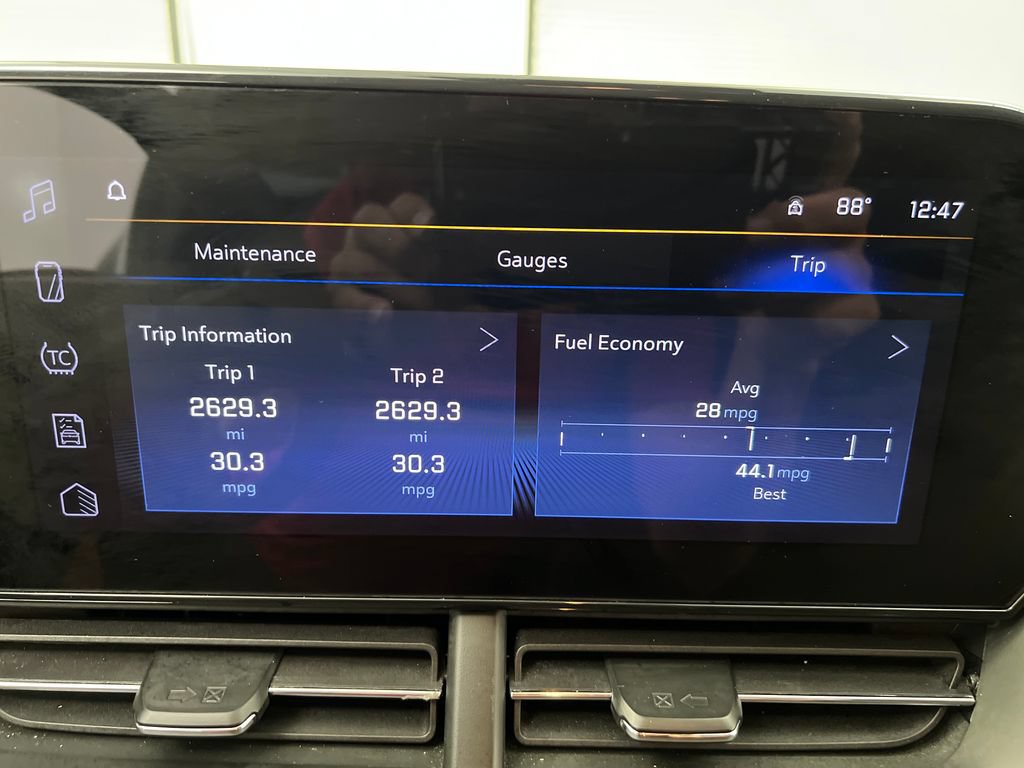 Used 2025 Chevrolet Trax LT FWD image 56