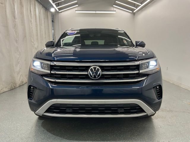 Used 2023 Volkswagen Atlas Cross Sport SE FWD image 3
