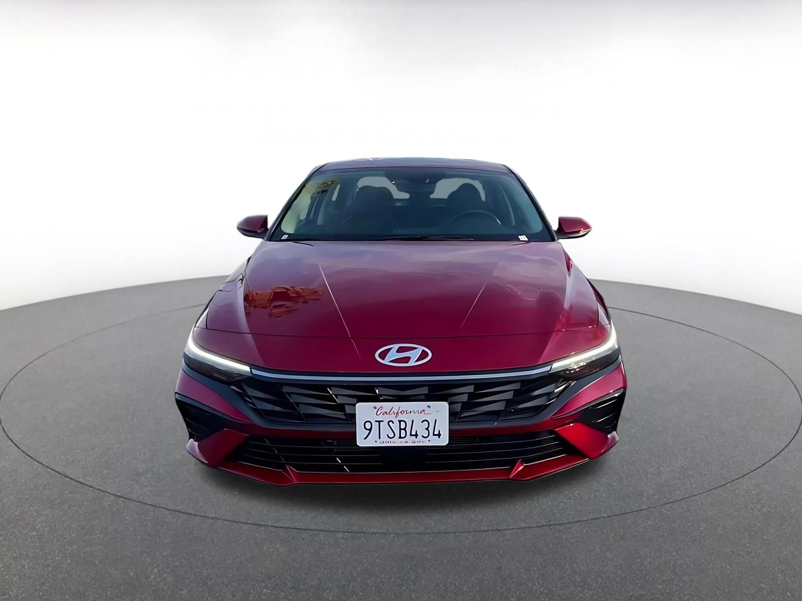 Used 2025 Hyundai Elantra Limited image 3