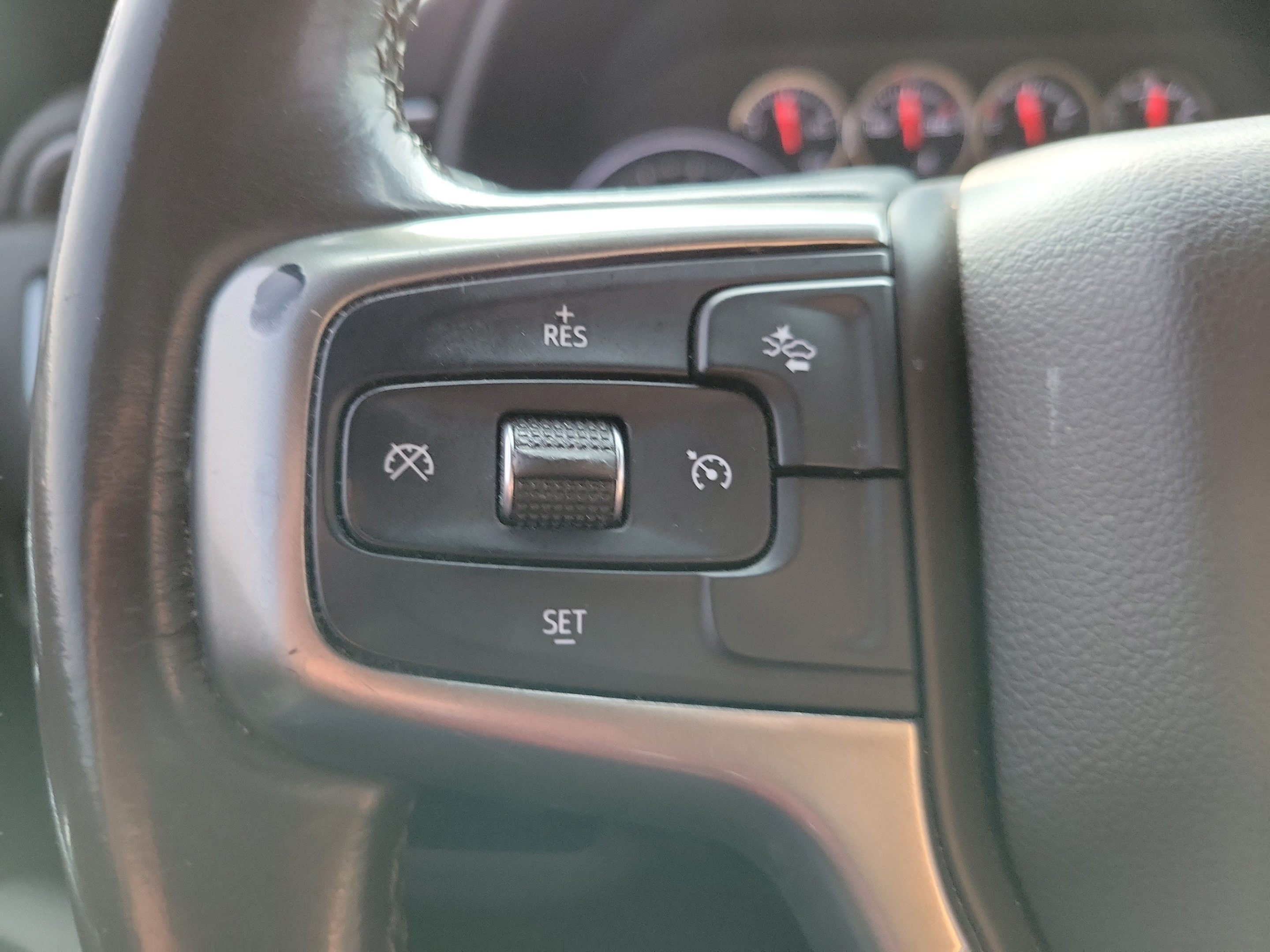 Used 2021 Chevrolet Suburban LT RWD image 22