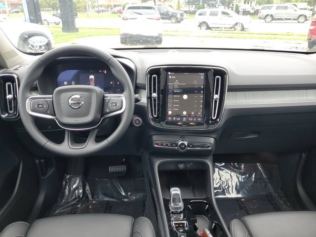New 2026 Volvo XC40 B5 Plus w/ Protection Package Premier AWD/4WD image 17