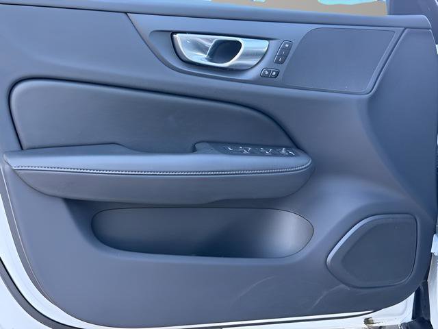 Used 2025 Volvo V60 B5 Cross Country Plus image 14