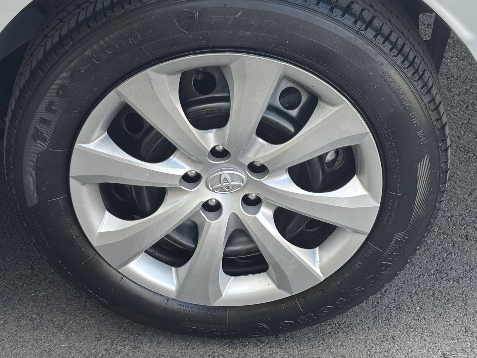 Used 2025 Toyota Corolla LE FWD image 24