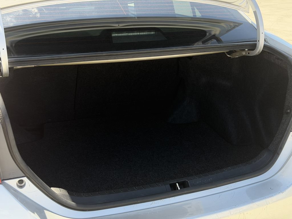 Used 2018 Toyota Corolla LE FWD image 26