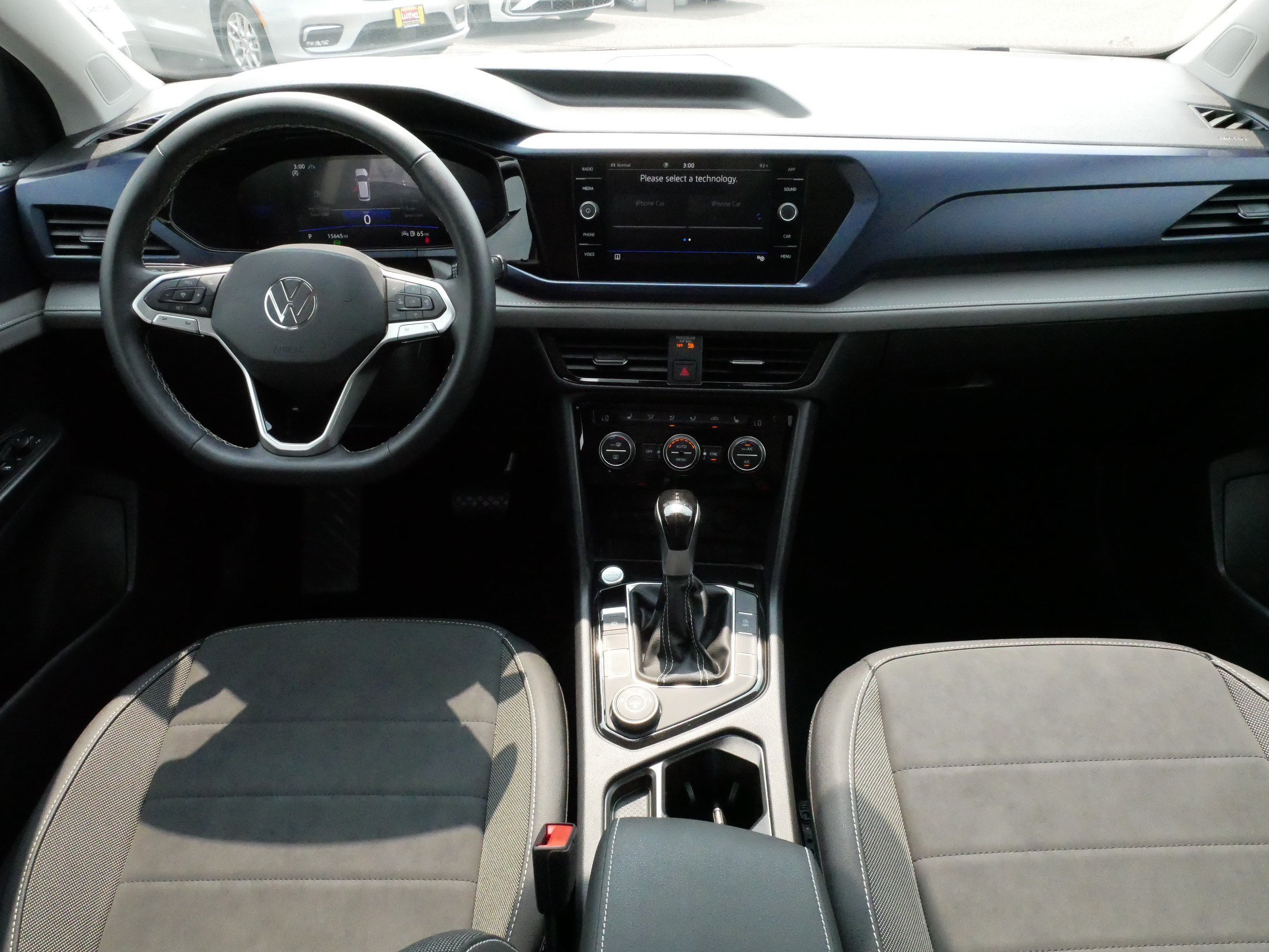 Used 2024 Volkswagen Taos SE w/ Panoramic Sunroof Package AWD/4WD image 10