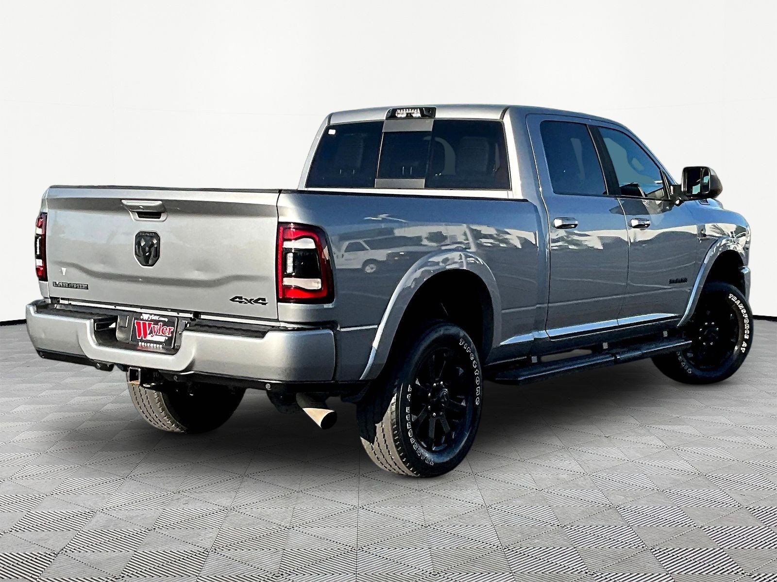Used 2022 RAM 3500 Laramie w/ Night Edition AWD/4WD image 6