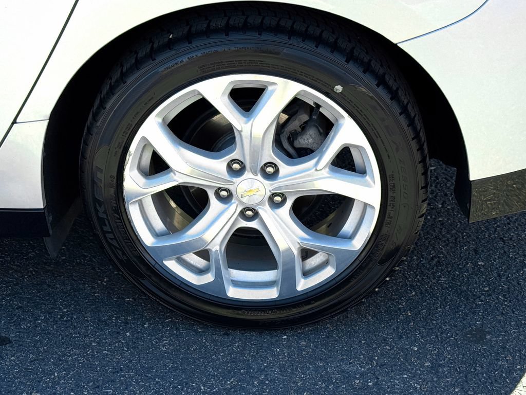Used 2017 Chevrolet Volt Premier w/ Driver Confidence Package FWD image 15