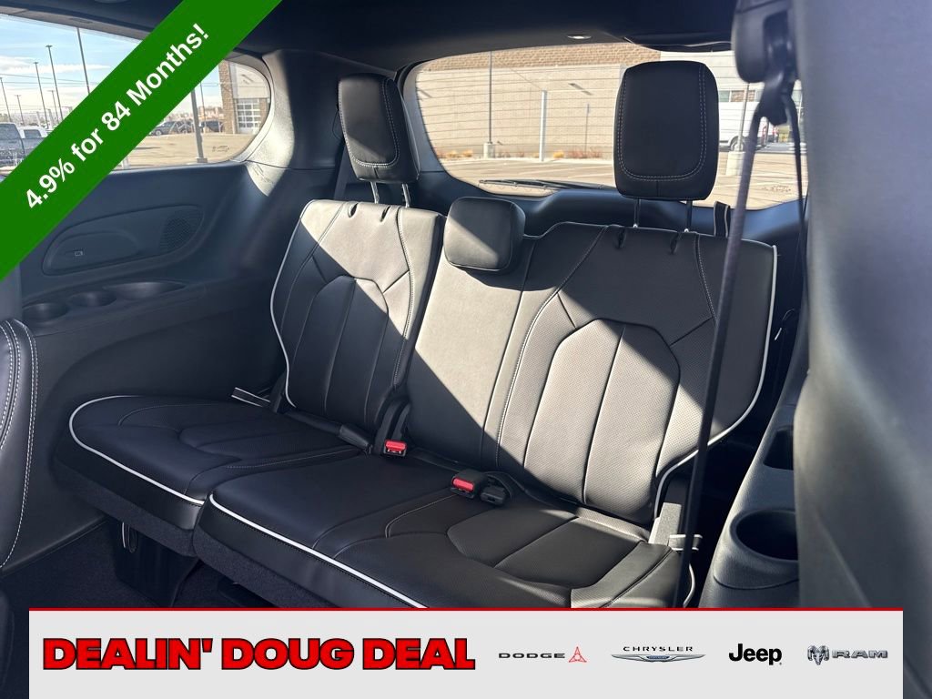 New 2026 Chrysler Pacifica Limited image 28