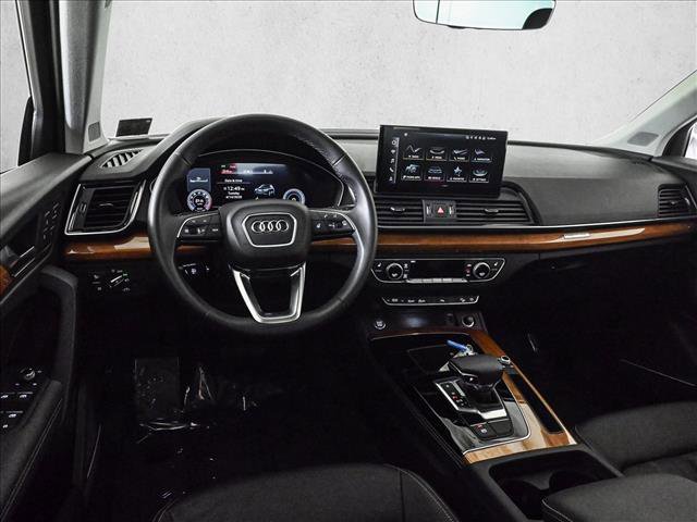 Used 2023 Audi Q5 2.0T Premium Plus w/ Premium Plus Package AWD/4WD image 19