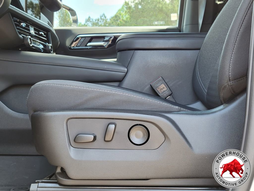 Used 2025 Chevrolet Suburban LS AWD/4WD image 25